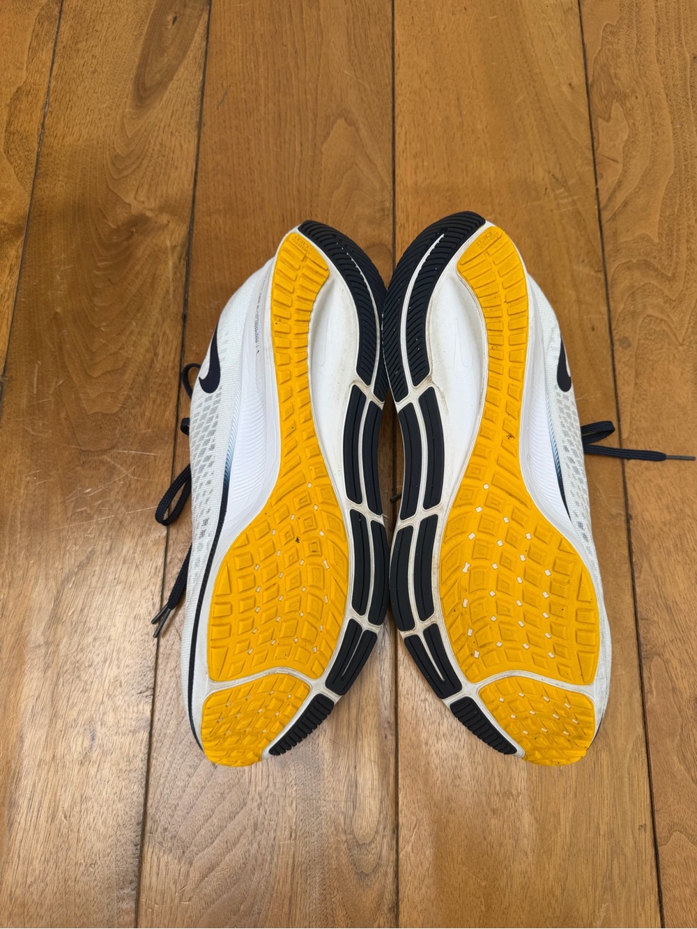 Nike Air Zoom Pegasus 37 Michigan Wolverines Running Shoes Men’s Size 12 - Picture 4 of 7